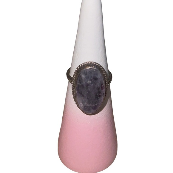 Jewelry - Sterling Silver Ring Purple Agate Stone detailed .925 Mexico stunning Sz. 8 VTG